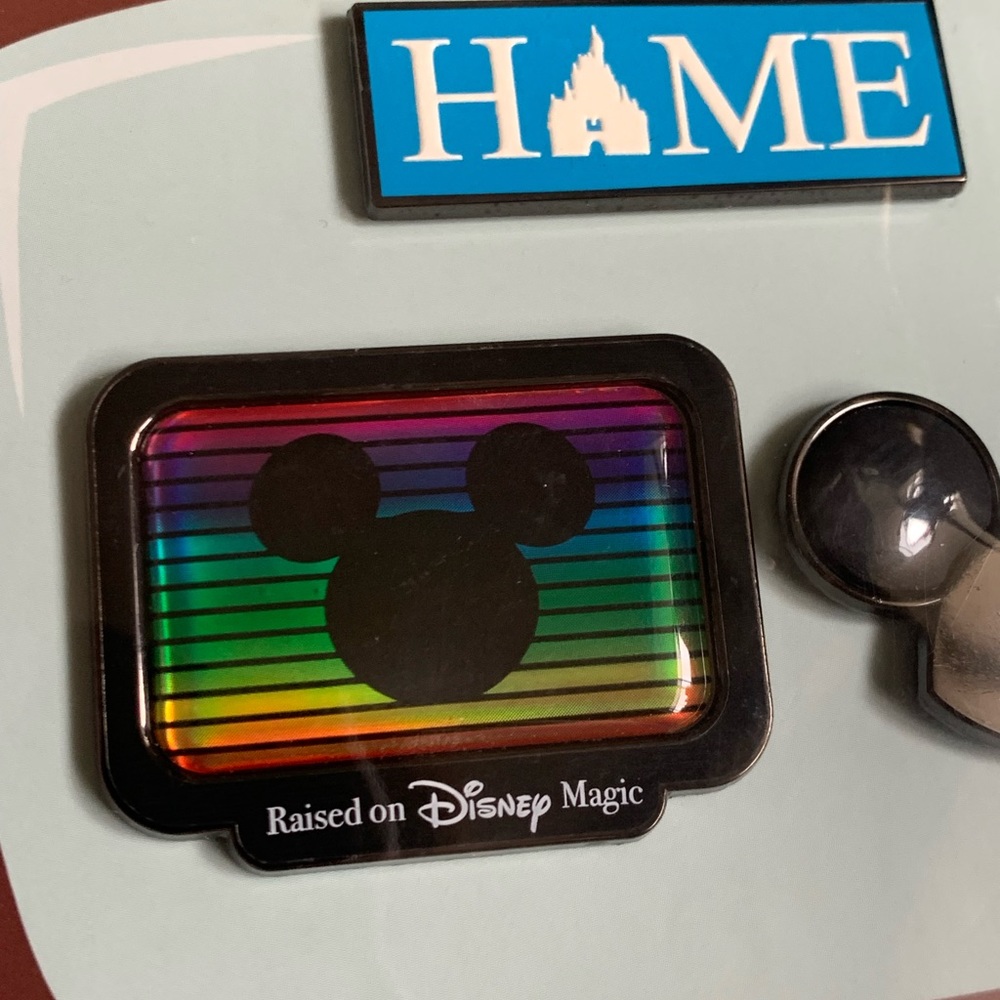 Disney Pin Set